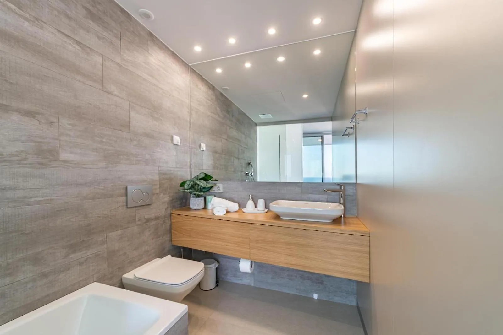 Luxury 2 Bedroom Apartment With Sea View Fuengirola Spain